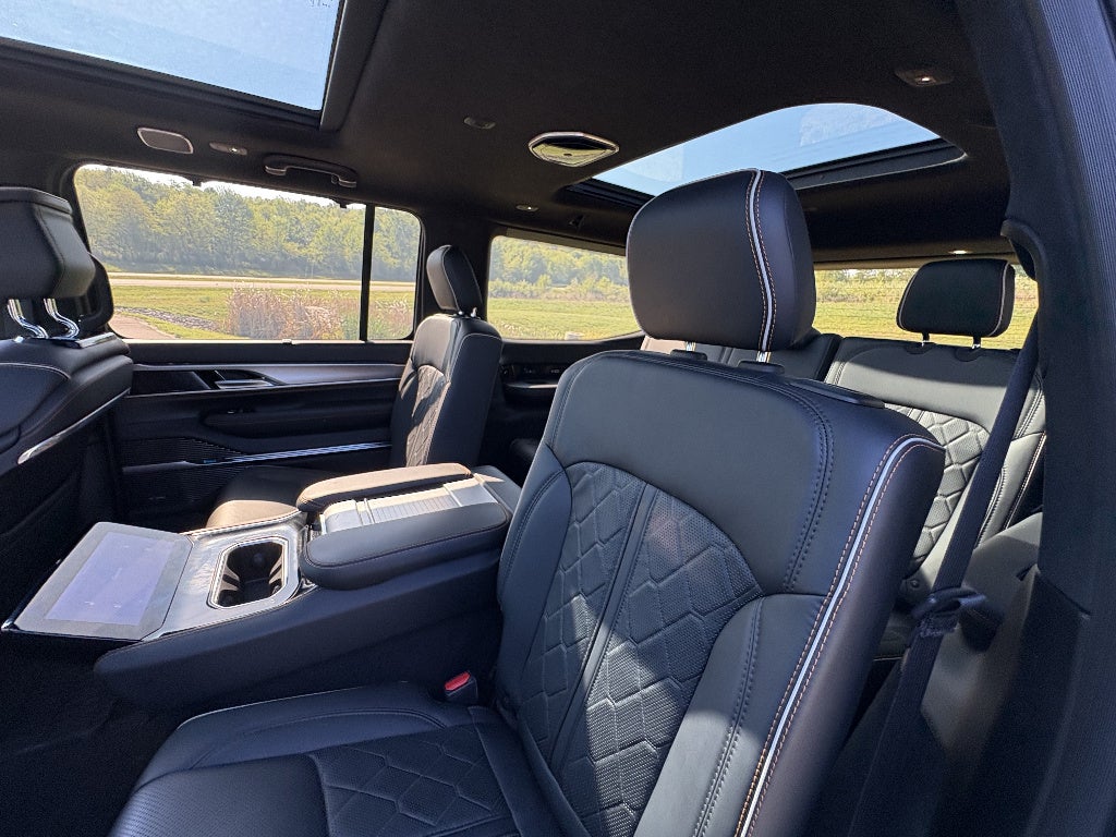2023 Jeep Grand Wagoneer Series III
