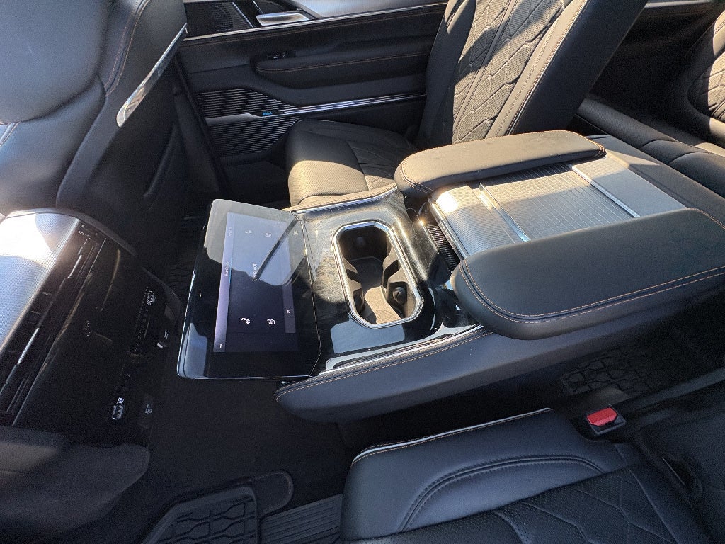 2023 Jeep Grand Wagoneer Series III