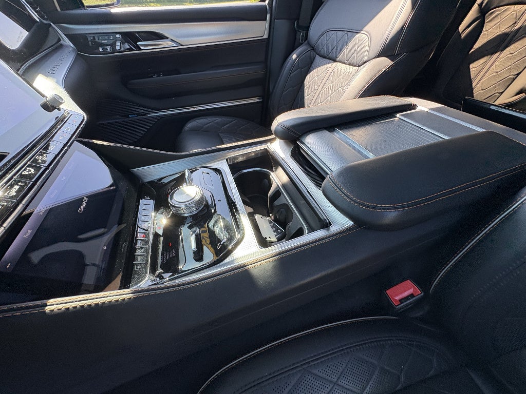 2023 Jeep Grand Wagoneer Series III