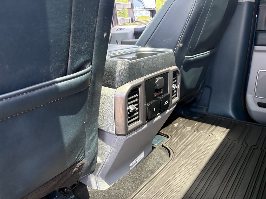 2022 Ford Super Duty F-350 SRW Limited