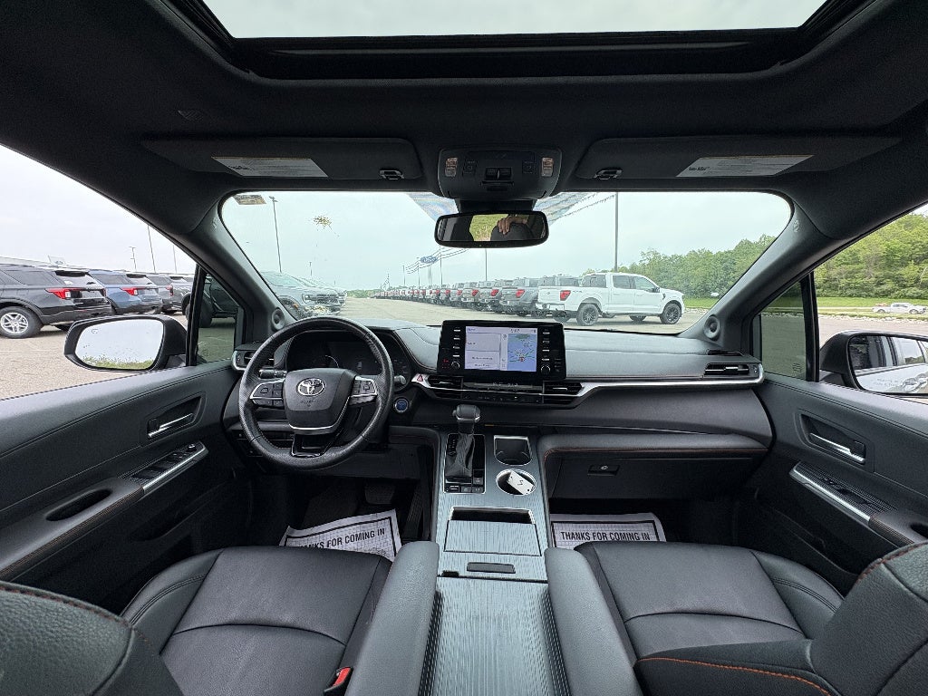 2023 Toyota Sienna XSE 7-Passenger
