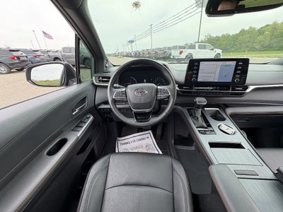 2023 Toyota Sienna XSE 7-Passenger