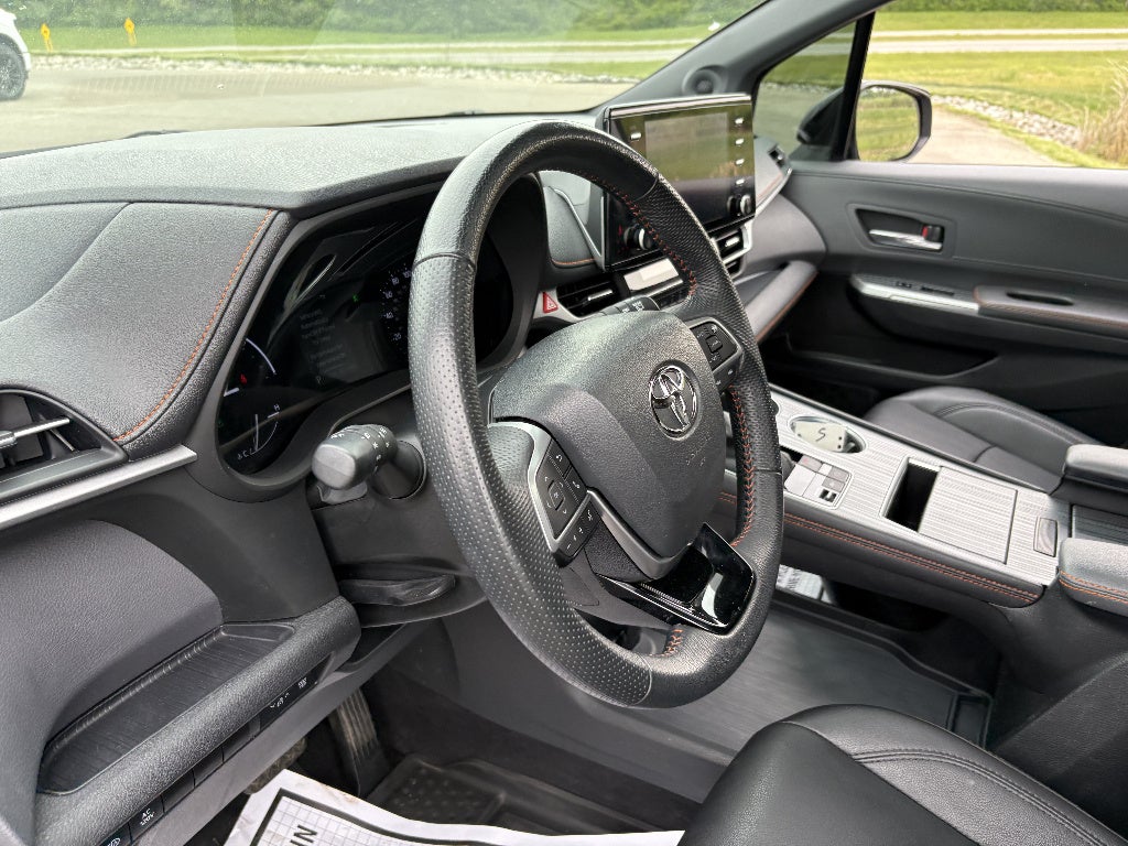 2023 Toyota Sienna XSE 7-Passenger