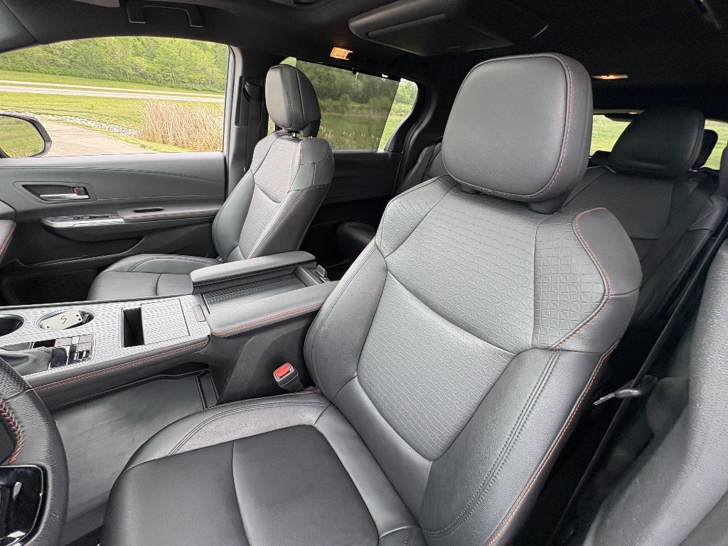 2023 Toyota Sienna XSE 7-Passenger