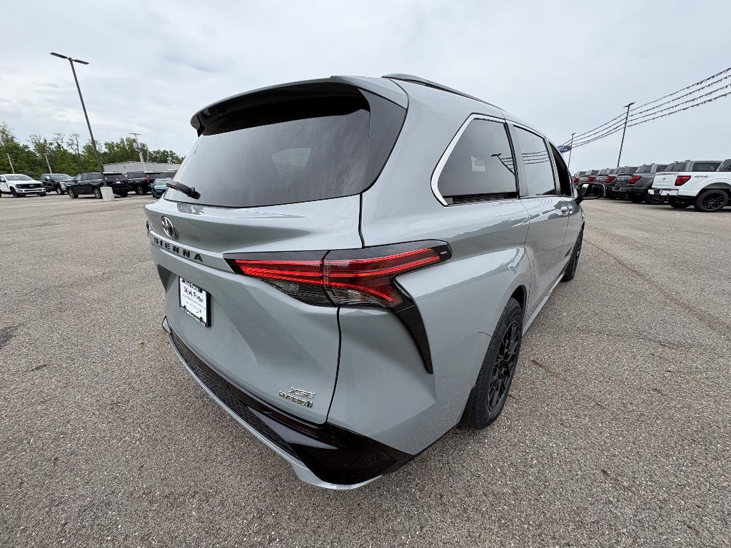 2023 Toyota Sienna XSE 7-Passenger
