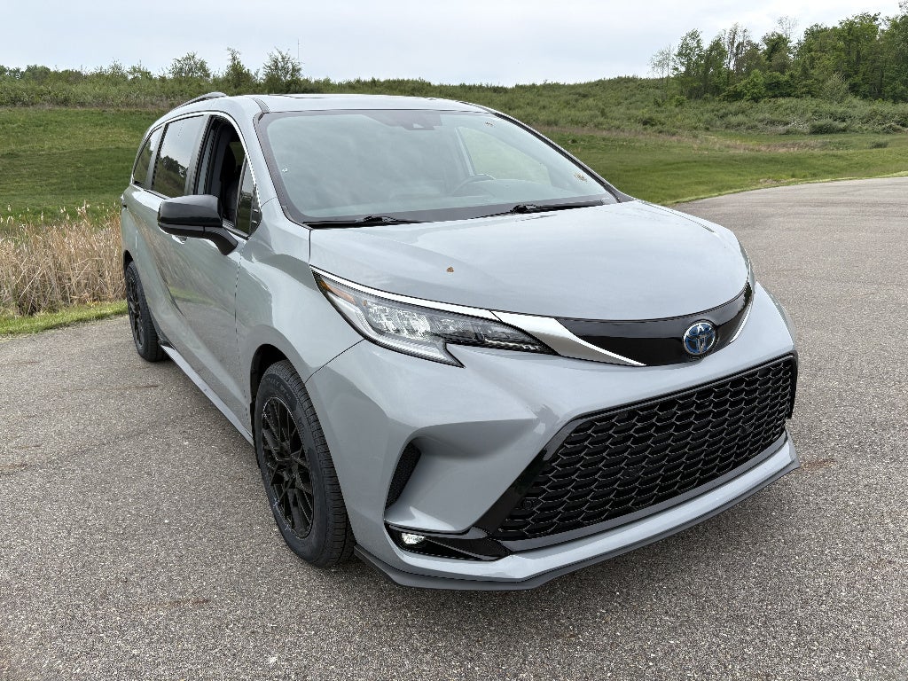 2023 Toyota Sienna XSE 7-Passenger
