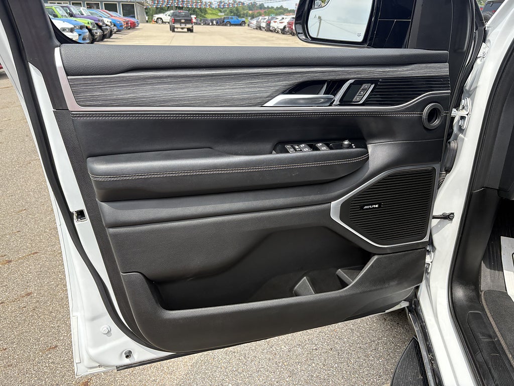 2023 Jeep Wagoneer Series II