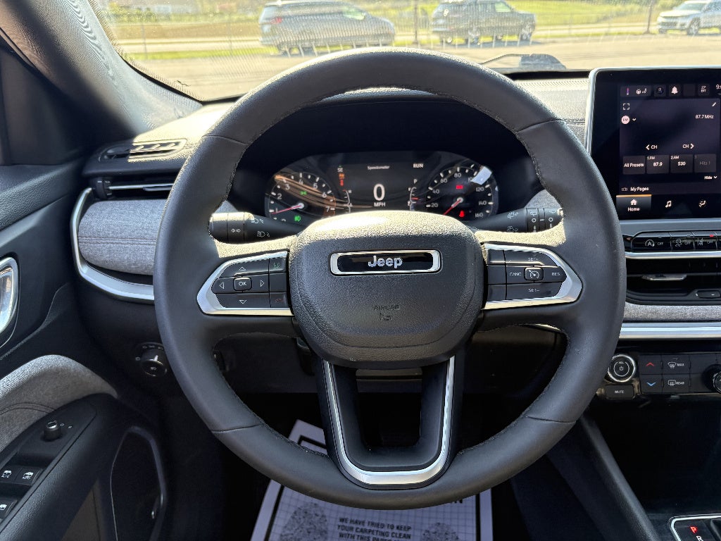 2023 Jeep Compass Latitude Lux