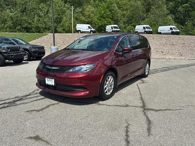 2023 Chrysler Voyager LX