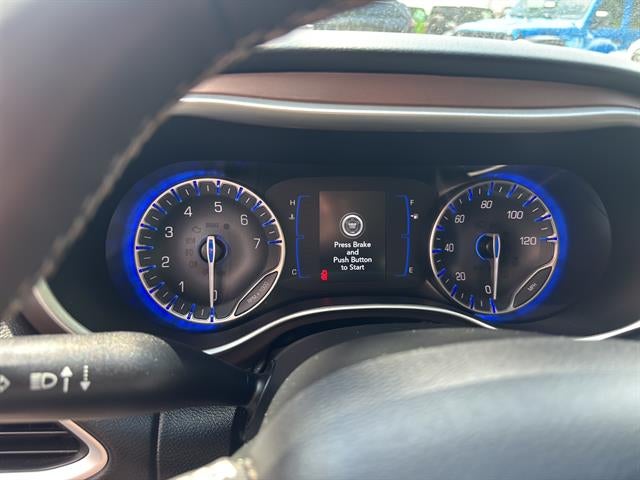 2023 Chrysler Voyager LX