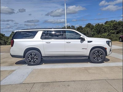 2023 GMC Yukon XL AT4