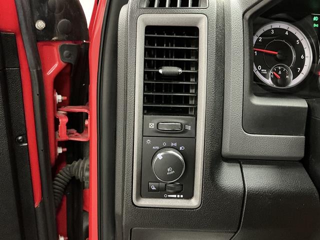 2018 RAM 1500 Express Quad Cab 4x4 6'4" Box