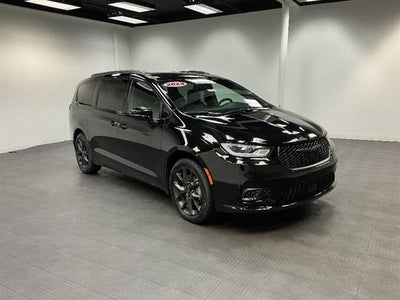 2024 Chrysler Pacifica Limited AWD