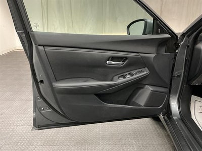 2022 Nissan Sentra SV Xtronic CVT