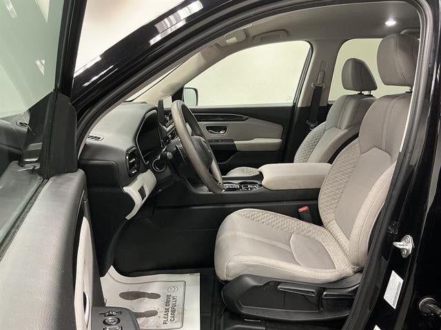 2023 Honda Pilot AWD LX
